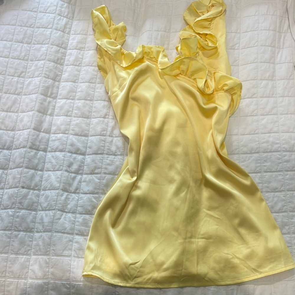 Iconic House of CB Yellow Tink Dress size xs (Never worn with tags)